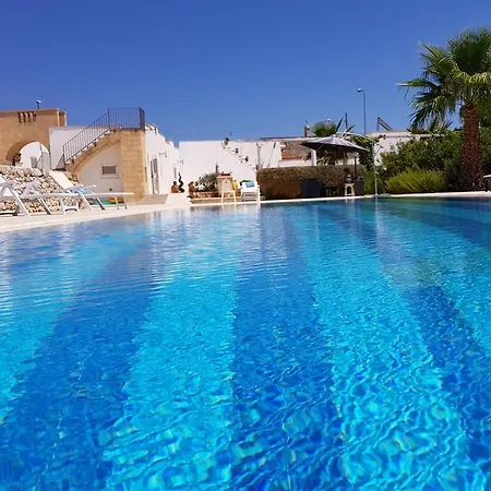 Masseria San Dana Bed & Breakfast